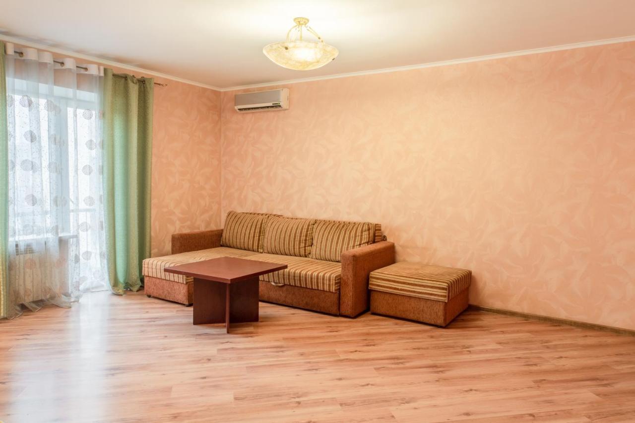 קייב Apartment Triokhsviatytelskaya Street 3 מראה חיצוני תמונה