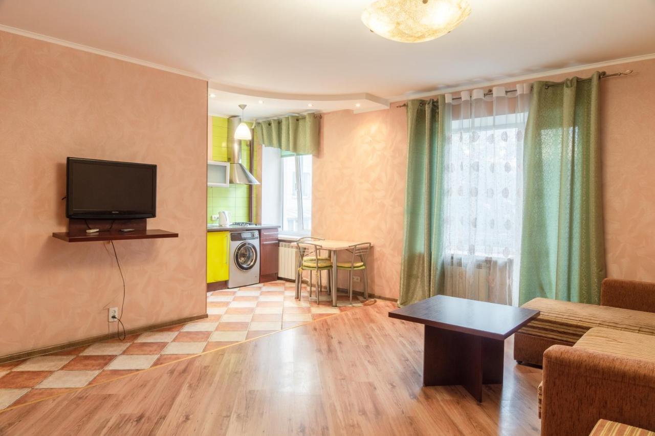 קייב Apartment Triokhsviatytelskaya Street 3 מראה חיצוני תמונה