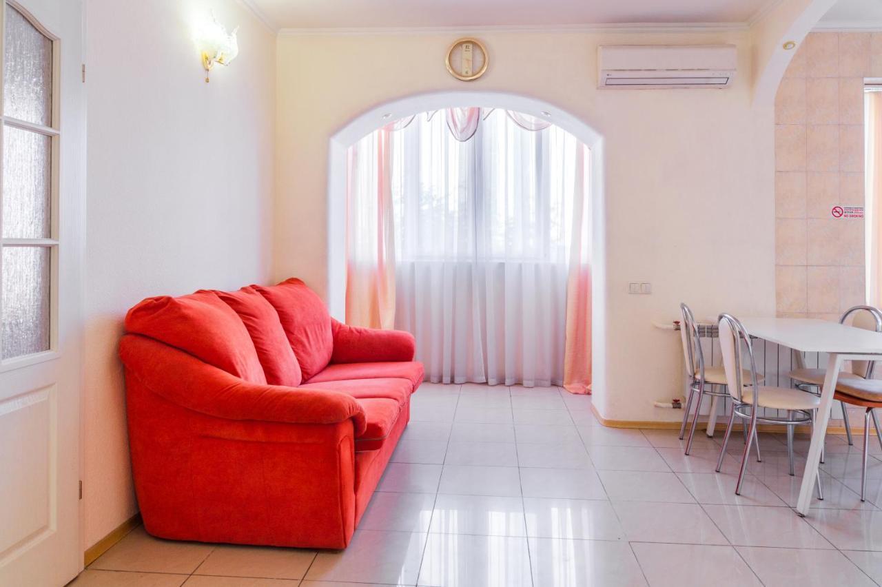 קייב Apartment Triokhsviatytelskaya Street 3 מראה חיצוני תמונה