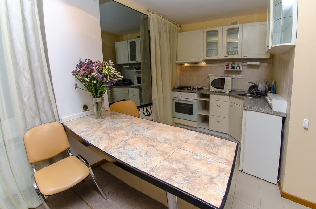 קייב Apartment Triokhsviatytelskaya Street 3 מראה חיצוני תמונה