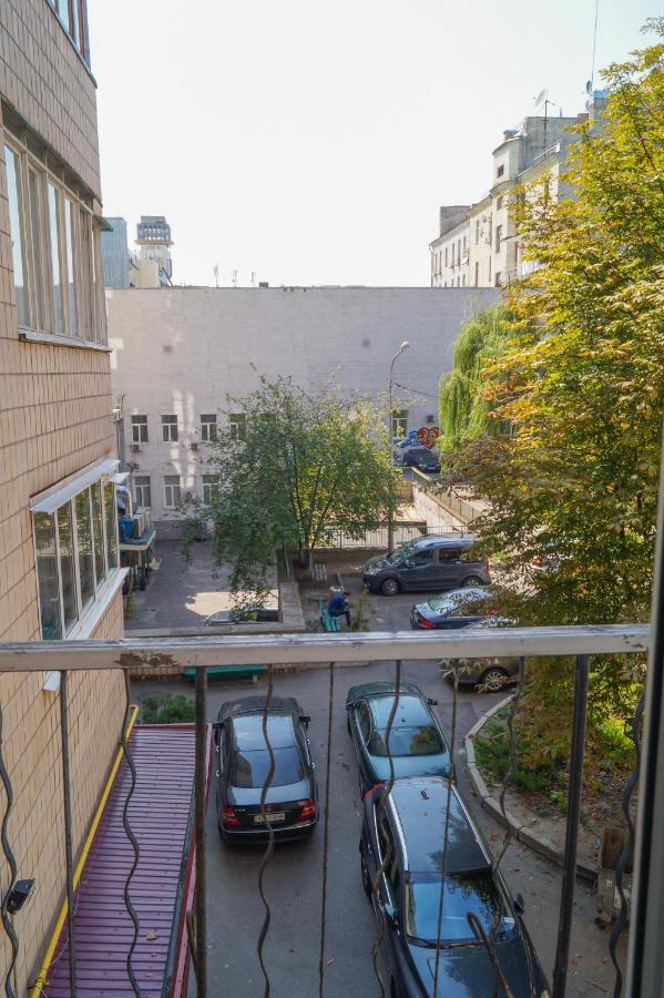 קייב Apartment Triokhsviatytelskaya Street 3 מראה חיצוני תמונה