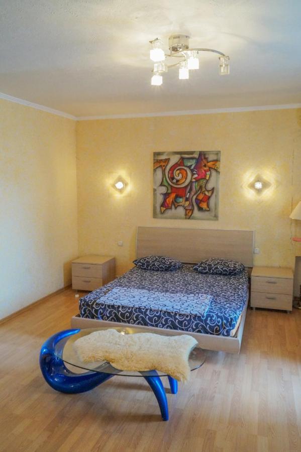 קייב Apartment Triokhsviatytelskaya Street 3 מראה חיצוני תמונה