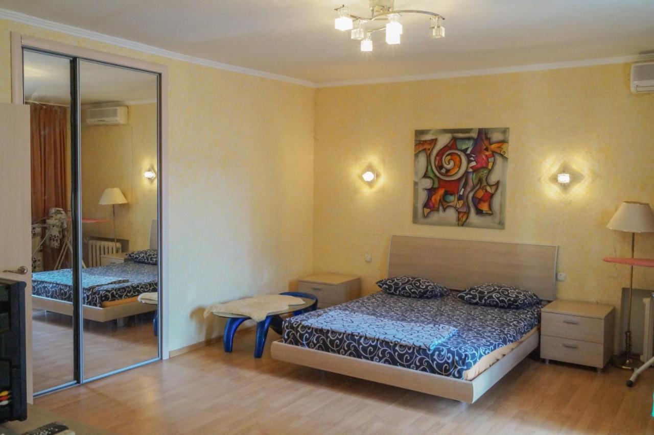 קייב Apartment Triokhsviatytelskaya Street 3 מראה חיצוני תמונה