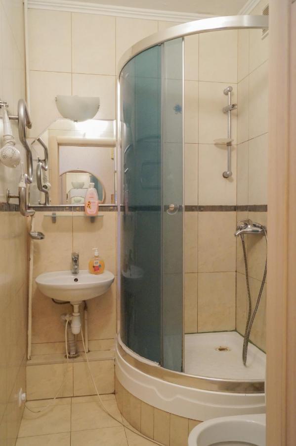 קייב Apartment Triokhsviatytelskaya Street 3 מראה חיצוני תמונה
