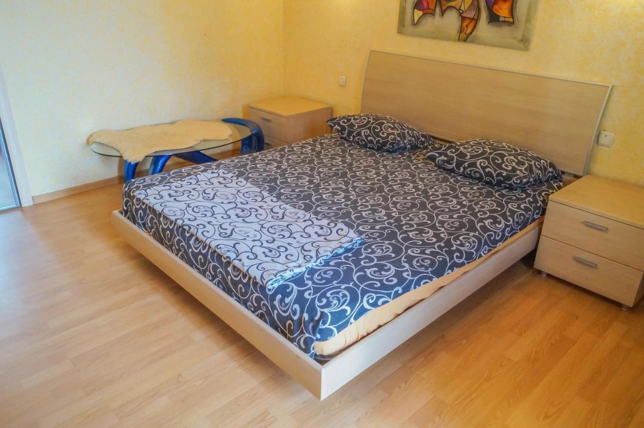 קייב Apartment Triokhsviatytelskaya Street 3 מראה חיצוני תמונה